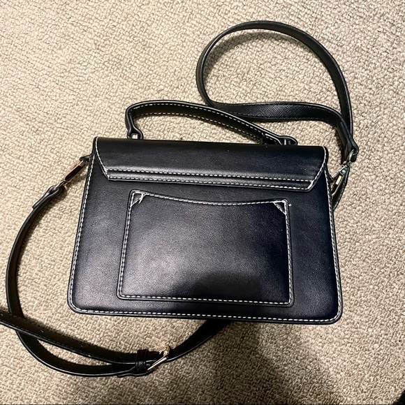 Crossbody purse - Picture 3 of 9